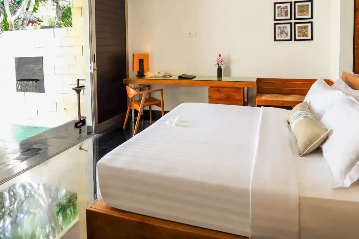 Deluxe pool villa master bedroom