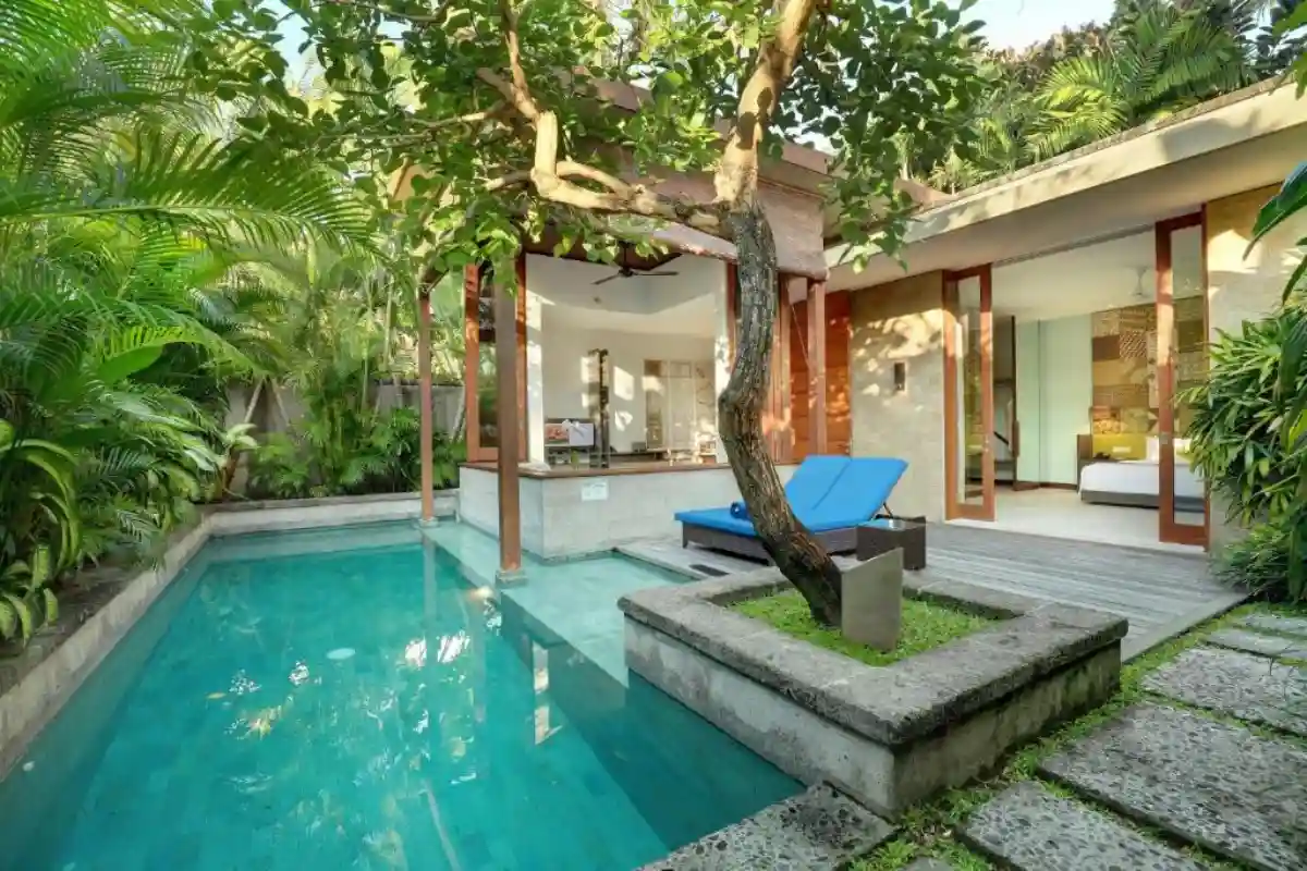 One bedroom villa with private pool and tropical garden
